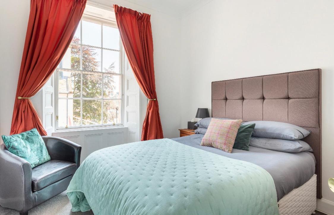 Heart Of Ayr: Elegant Townhouse In Central แอร์ ภายนอก รูปภาพ