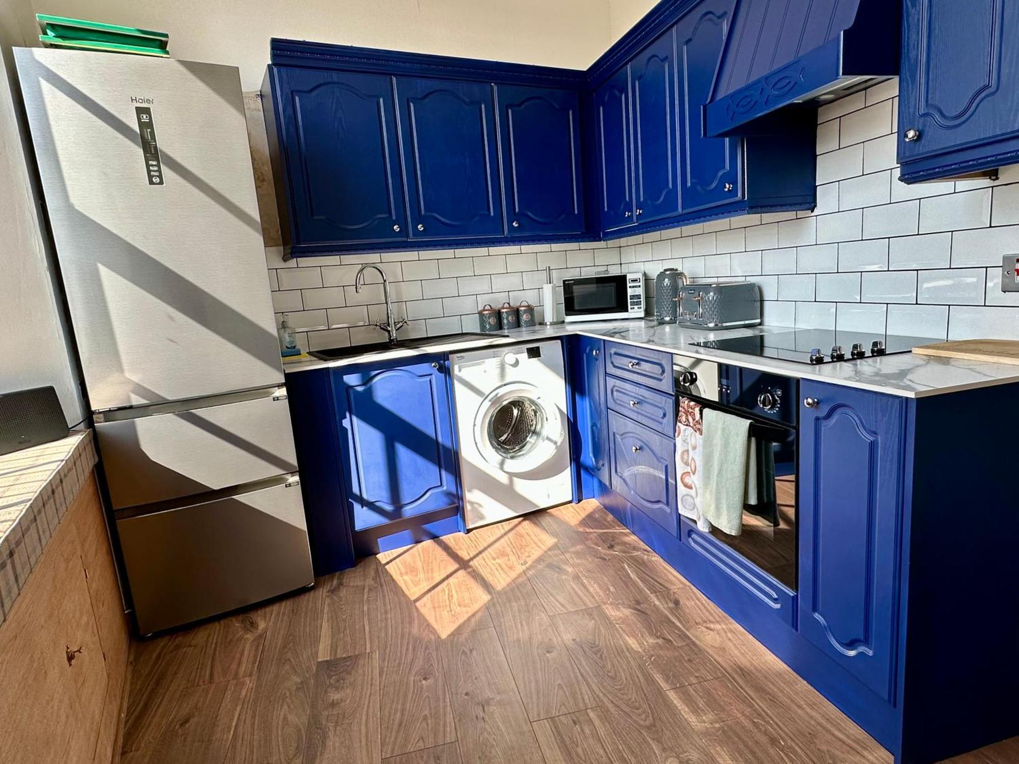 Heart Of Ayr: Elegant Townhouse In Central แอร์ ภายนอก รูปภาพ
